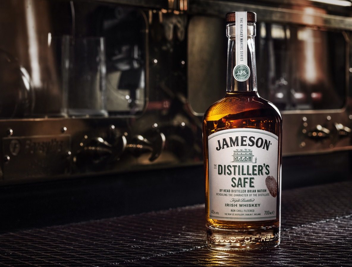 Джемесон ирландский виски. Джеймсон (Jameson). Jameson Irish Whiskey. Виски джемисон фото. Jameson отзывы