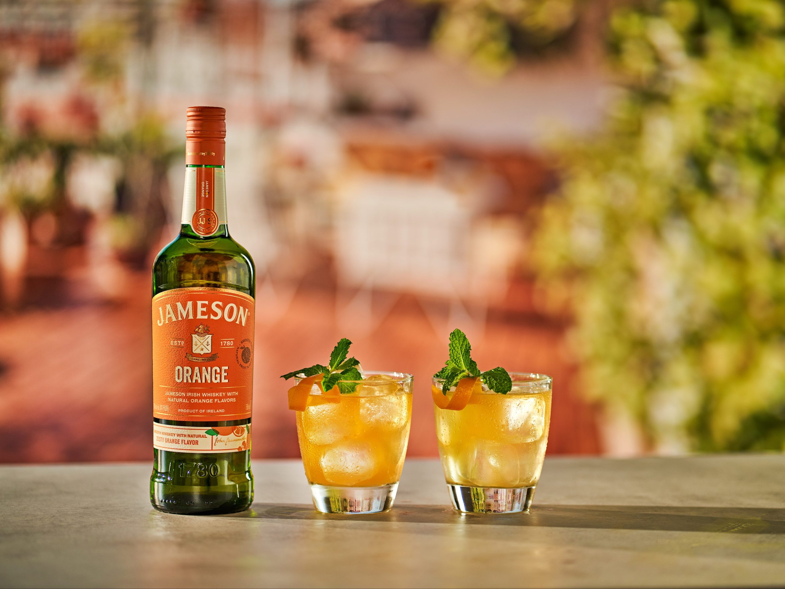 f22 jameson orange bow st smash cocktail lifestyle imagery 1 scaled aspect ratio 4 3 scaled