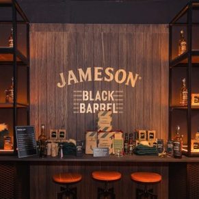 pop up store jameson bancone aspect ratio 1 1