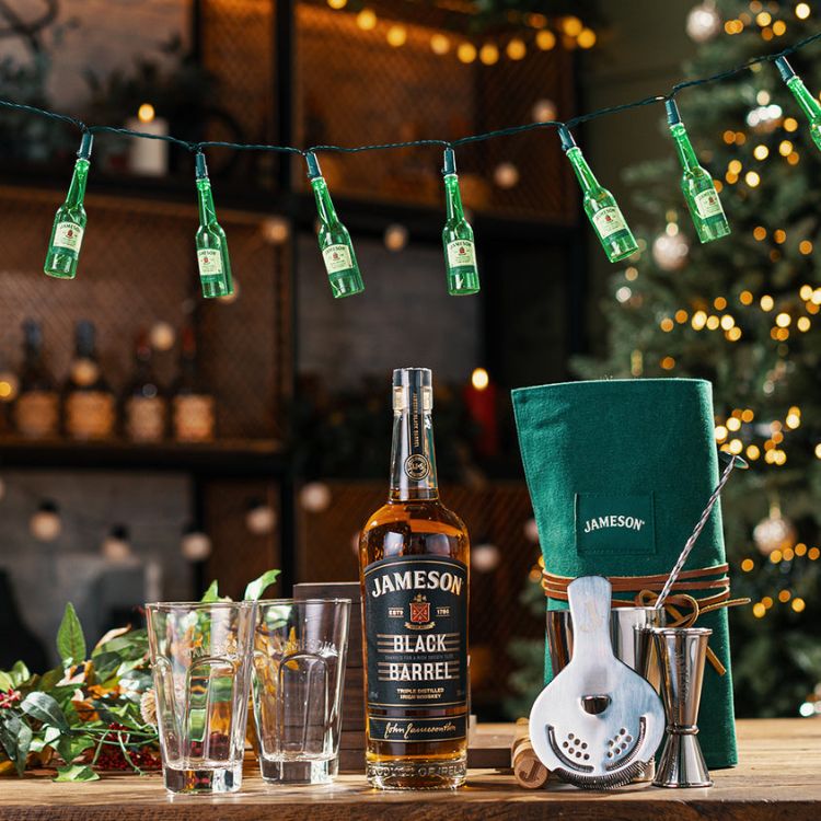 jameson black barrel of laughs gift set 750x750