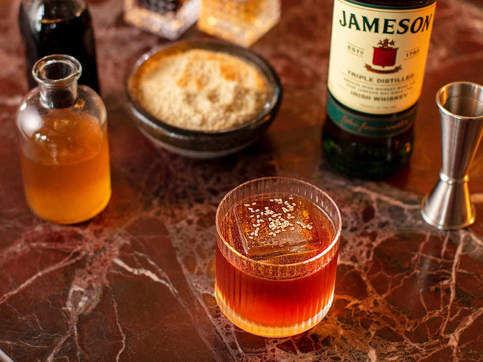 10 Irish Whiskey Cocktails & Jameson Drinks – A Couple Cooks