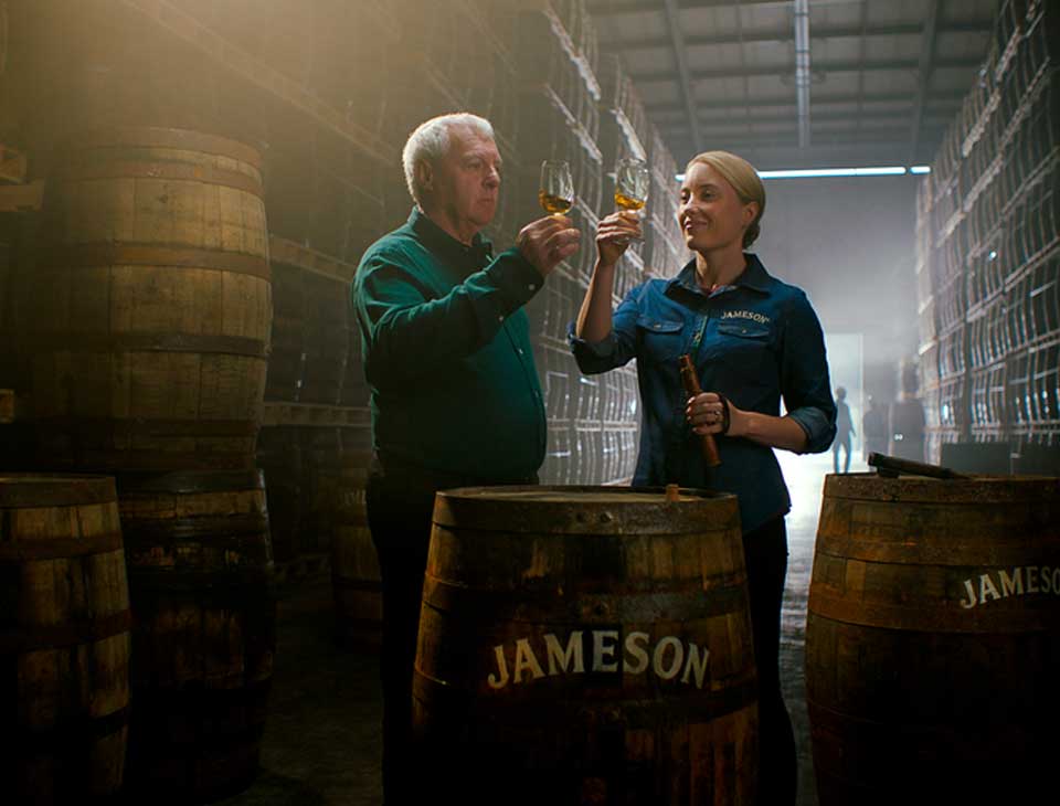what does whiskey taste like hero