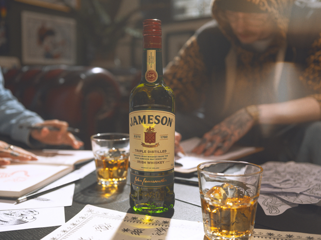 jameson irish whiskey and two whiskey on the rocks servings
