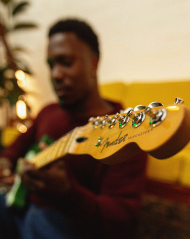 fender 5 380x476
